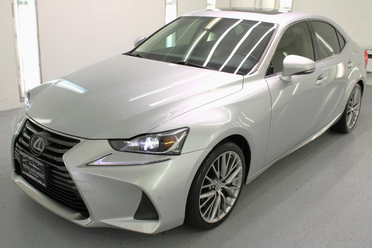 Used 2017 Lexus IS 200t w/ Navigation System Package RWD image 4
