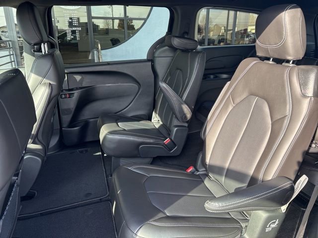 New 2026 Chrysler Pacifica Select w/ S Appearance Package image 15