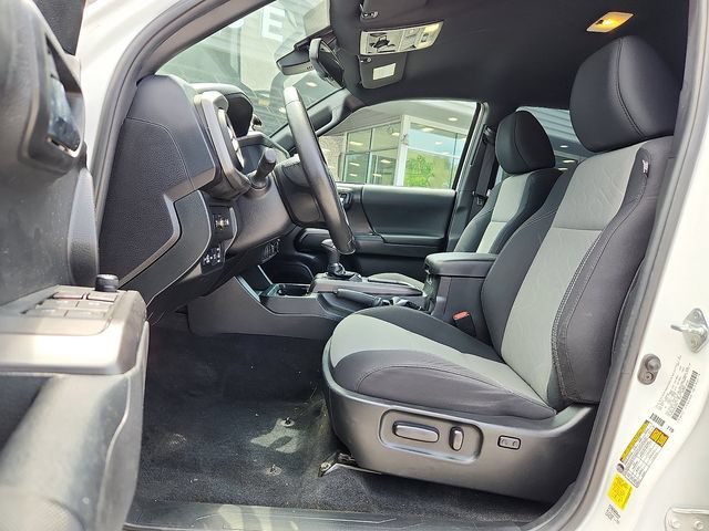 Used 2022 Toyota Tacoma TRD Off-Road w/ Technology Package AWD/4WD image 8