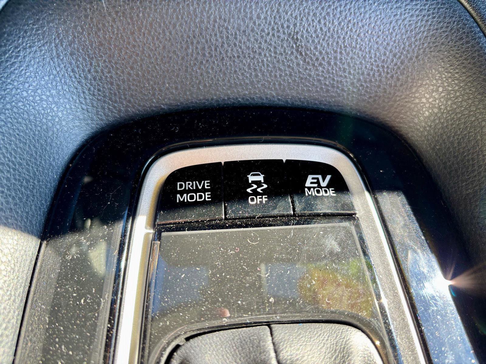 Used 2025 Toyota Corolla LE image 31