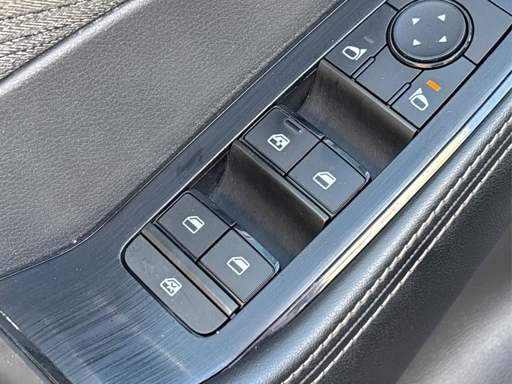 Used 2021 Nissan Rogue SV image 32