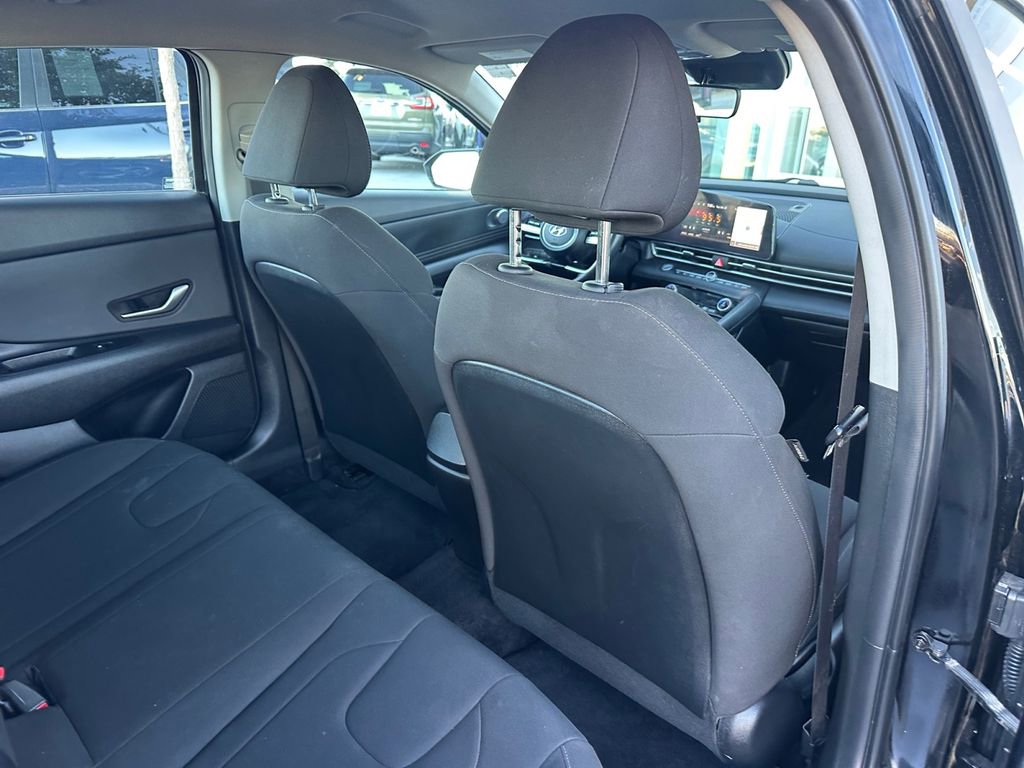 Used 2023 Hyundai Elantra SEL w/ Convenience Package image 17