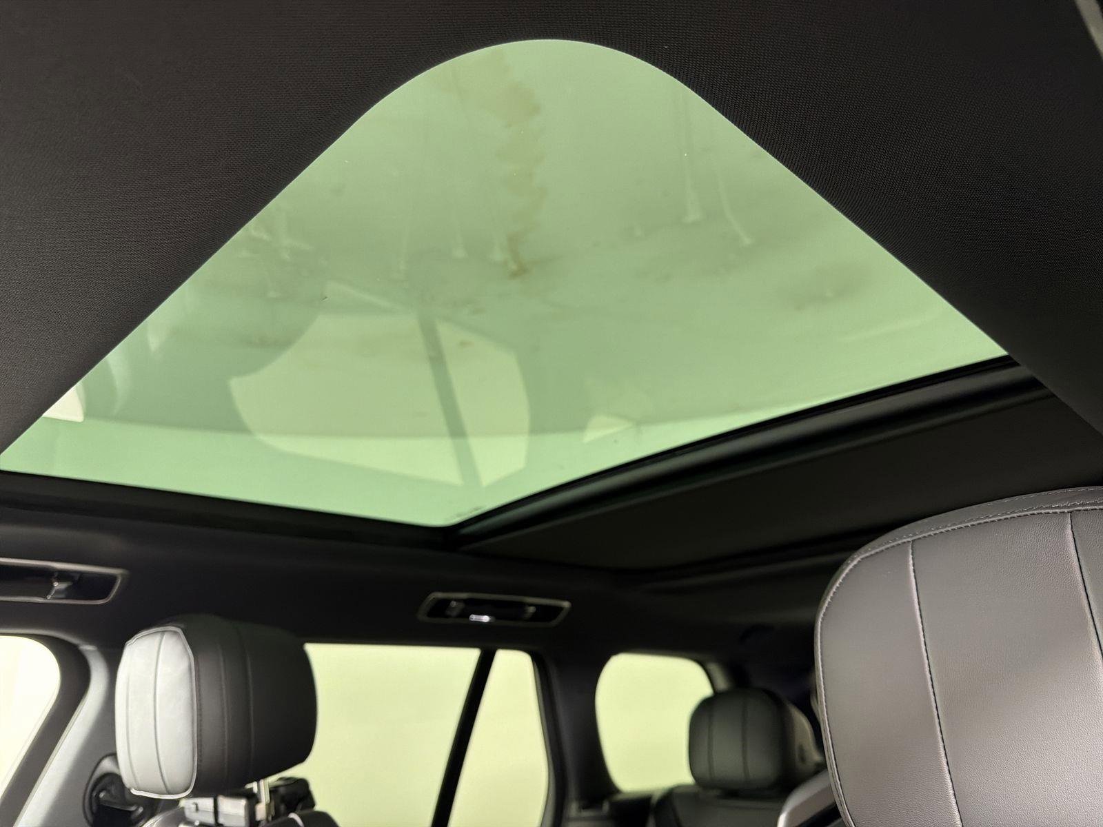 New 2025 Land Rover Range Rover SE image 9