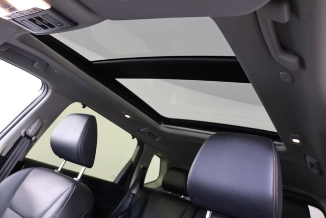 Used 2025 Nissan Rogue SL w/ SL Premium Package image 19