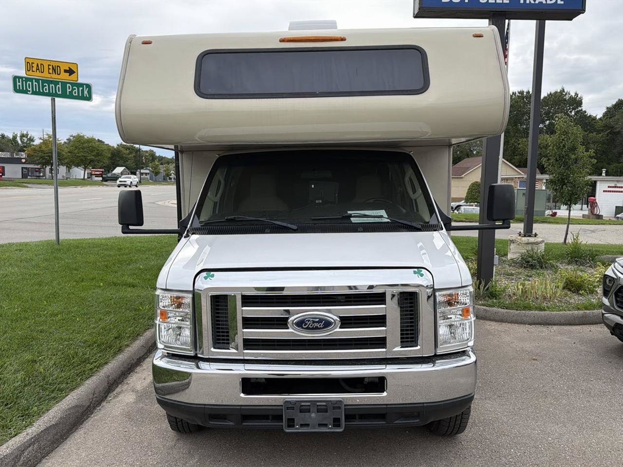 Used 2018 Ford E-350 and Econoline 350 Super Duty w/ Motorhome Prep Package RWD image 2