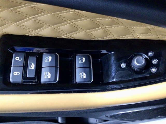 Used 2022 Jeep Grand Cherokee L Summit w/ Luxury Tech Group V image 18