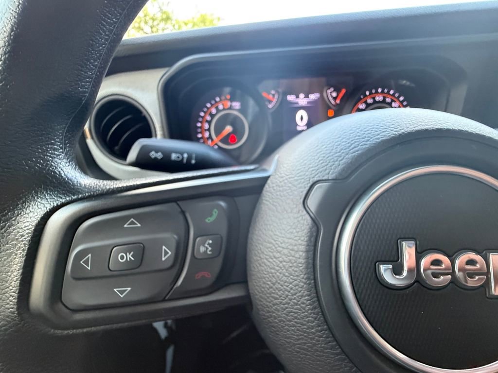 Used 2025 Jeep Gladiator Sport image 24