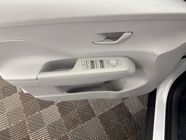 Used 2025 Hyundai Kona SEL FWD image 23