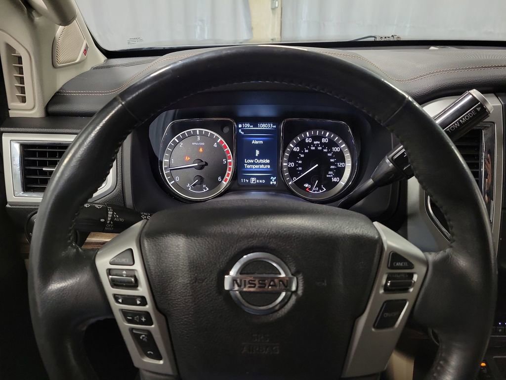 Used 2016 Nissan Titan SL image 15