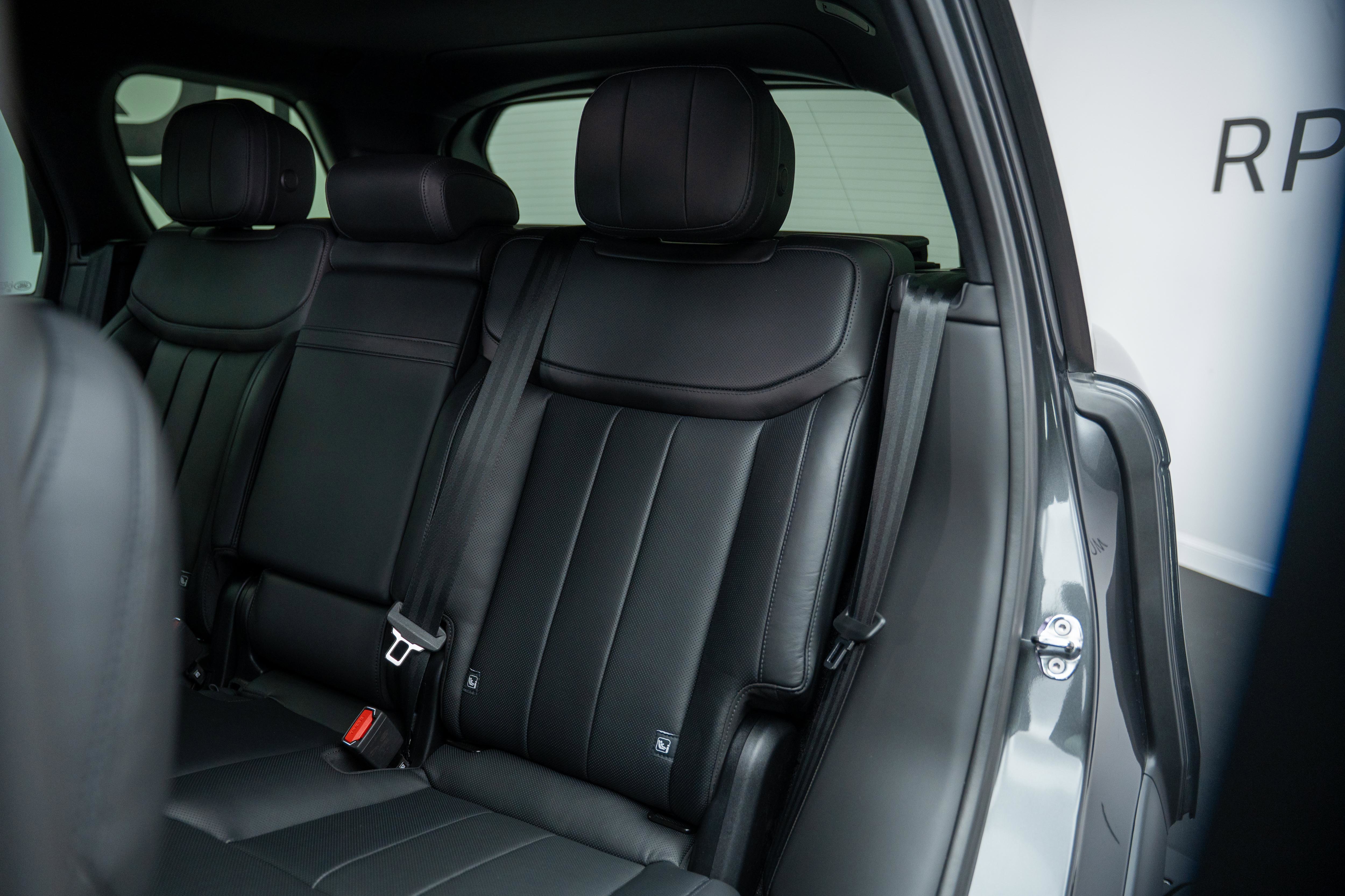 Used 2025 Land Rover Range Rover SE AWD/4WD image 22