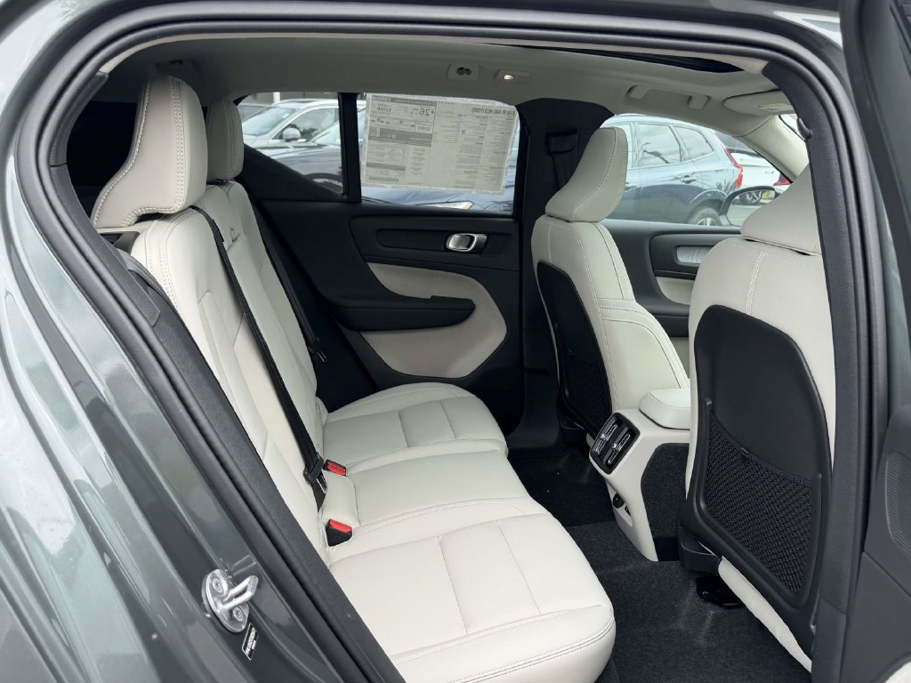 New 2026 Volvo XC40 B5 Plus w/ Protection Package Premier AWD/4WD image 12