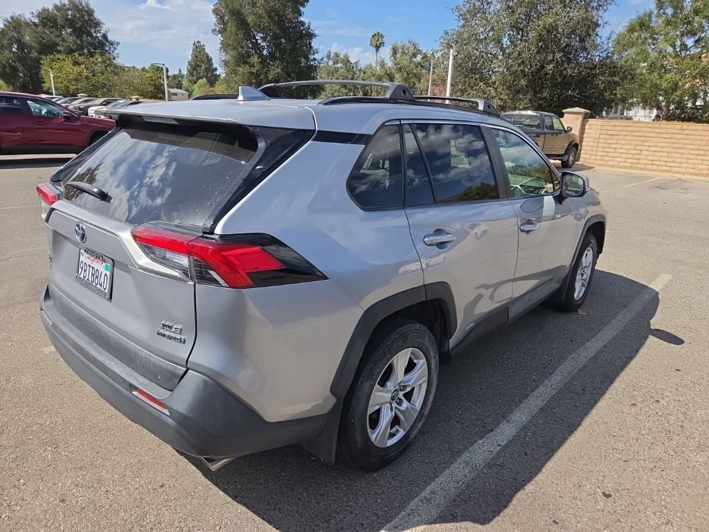Used 2019 Toyota RAV4 XLE w/ Carpet Mat Package AWD/4WD image 5