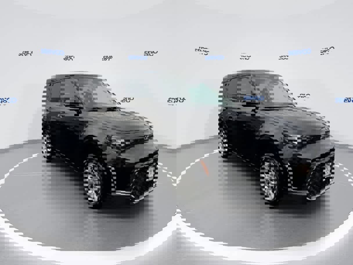 Used 2023 Kia Soul LX w/ LX Technology Package image 2