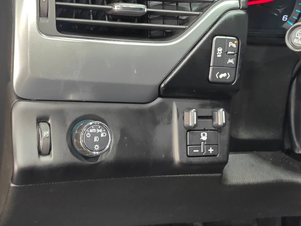 Used 2019 Chevrolet Suburban Premier RWD image 9