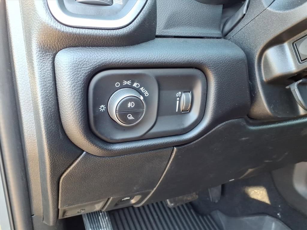 New 2026 RAM 2500 Big Horn AWD/4WD image 13