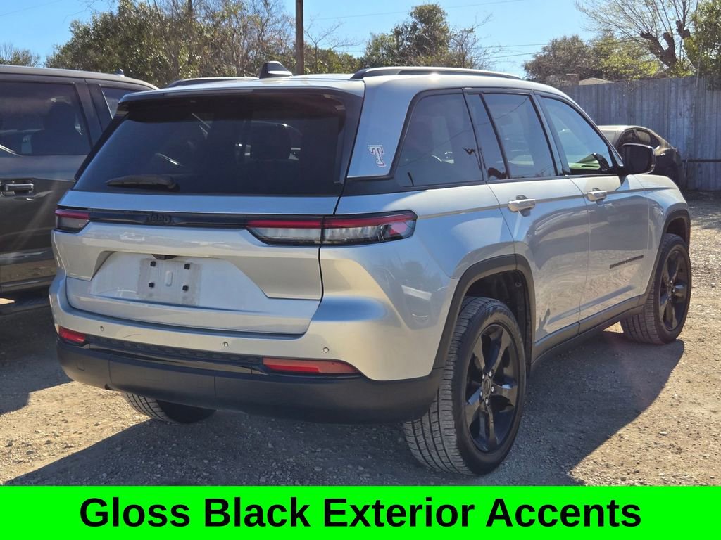 Used 2023 Jeep Grand Cherokee Altitude image 7