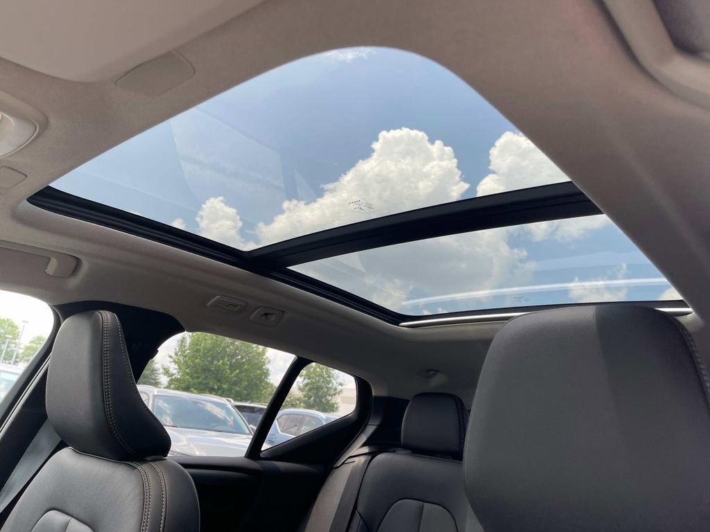 New 2026 Volvo XC40 B5 Plus w/ Protection Package Premier image 22