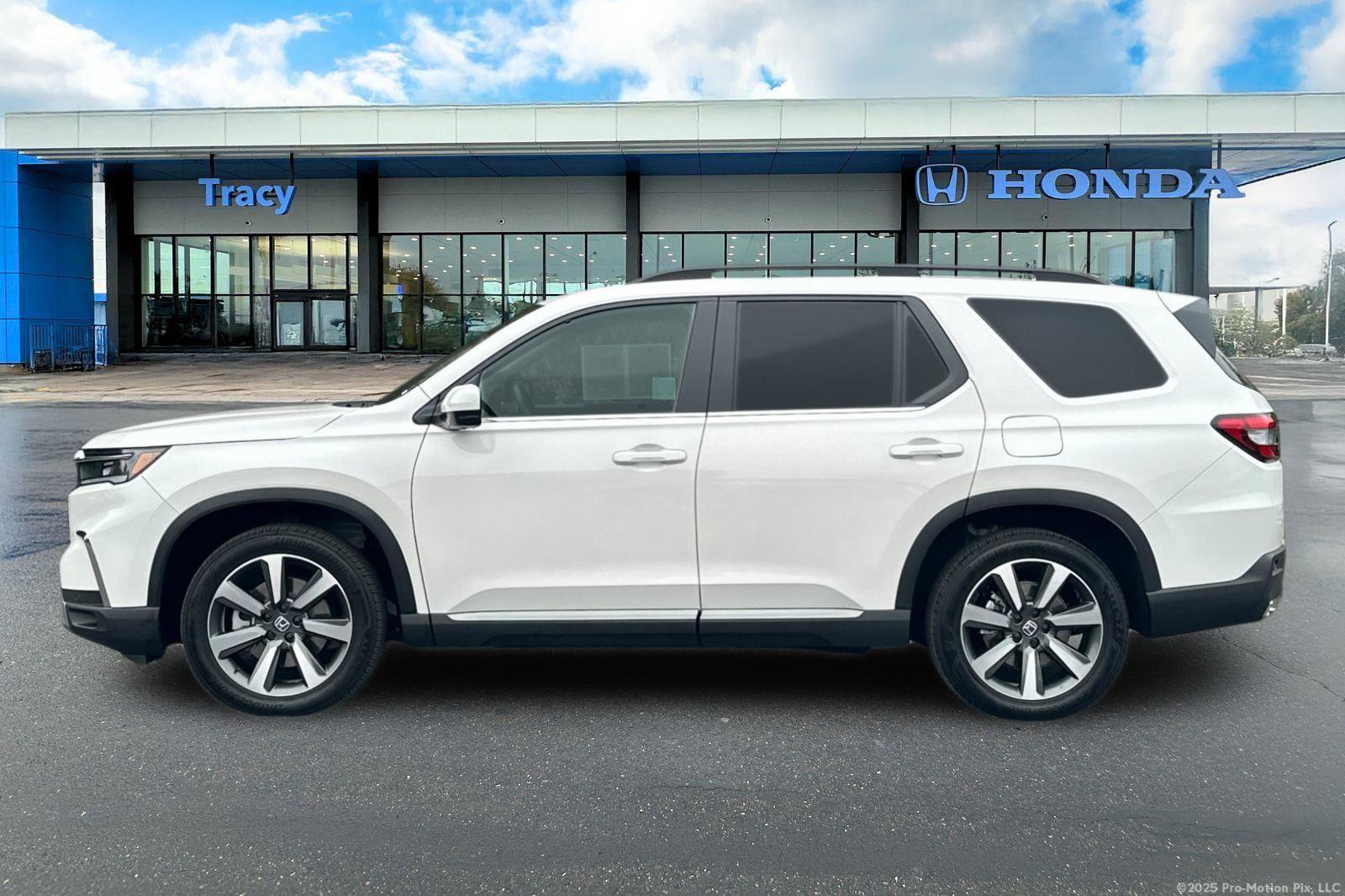 Certified 2025 Honda Pilot Elite image 11