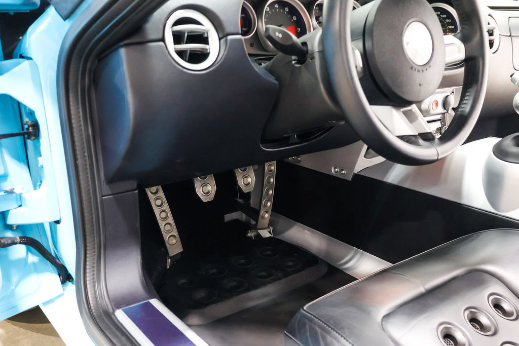 Used 2006 Ford GT RWD image 35