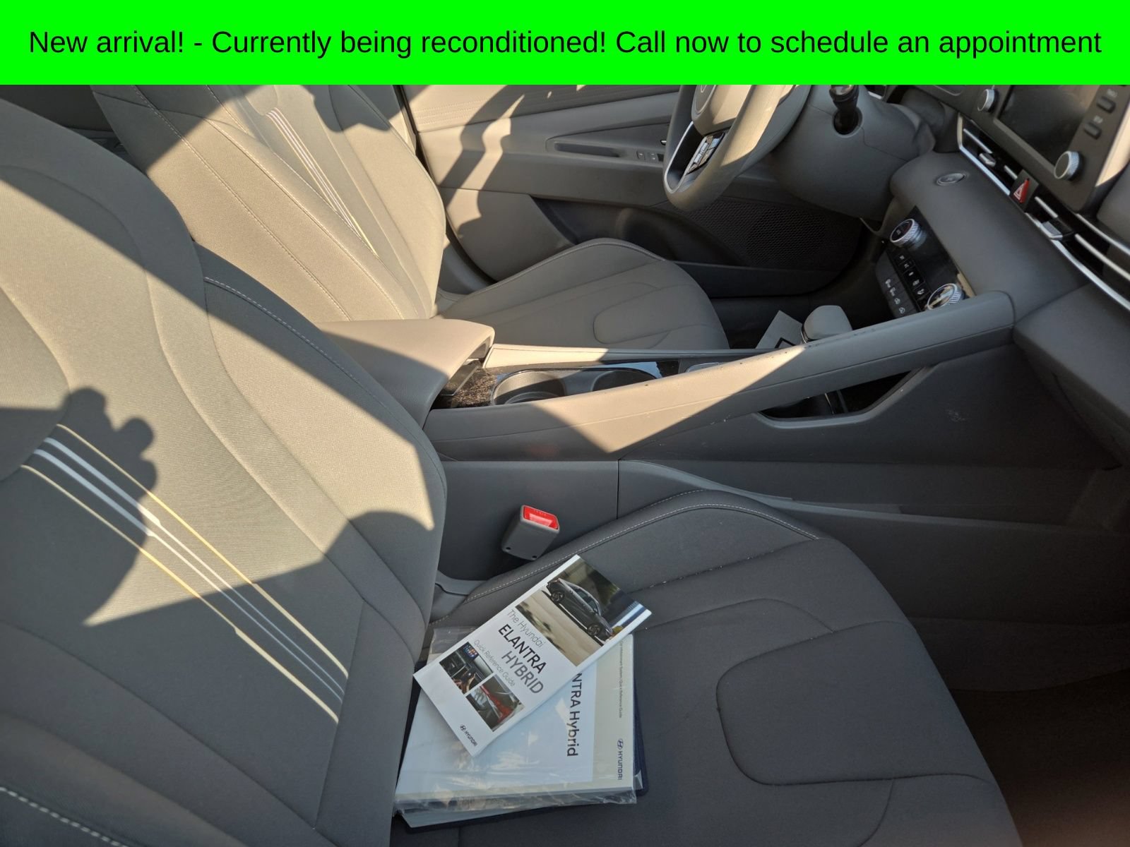 Used 2025 Hyundai Elantra Hybrid FWD image 9