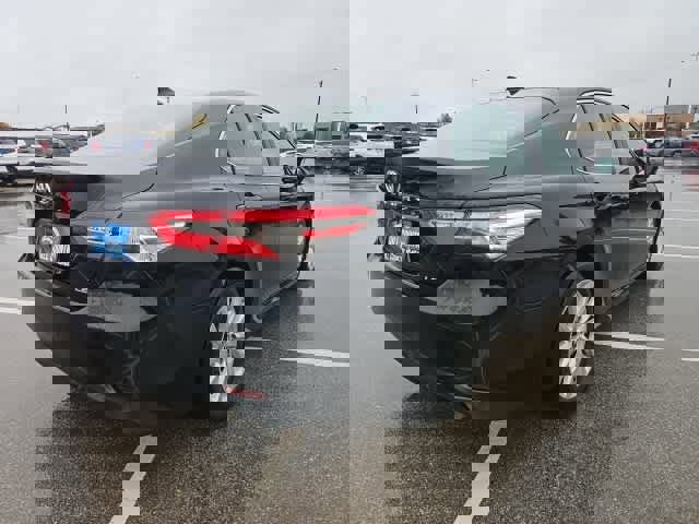 Used 2020 Toyota Camry LE image 5