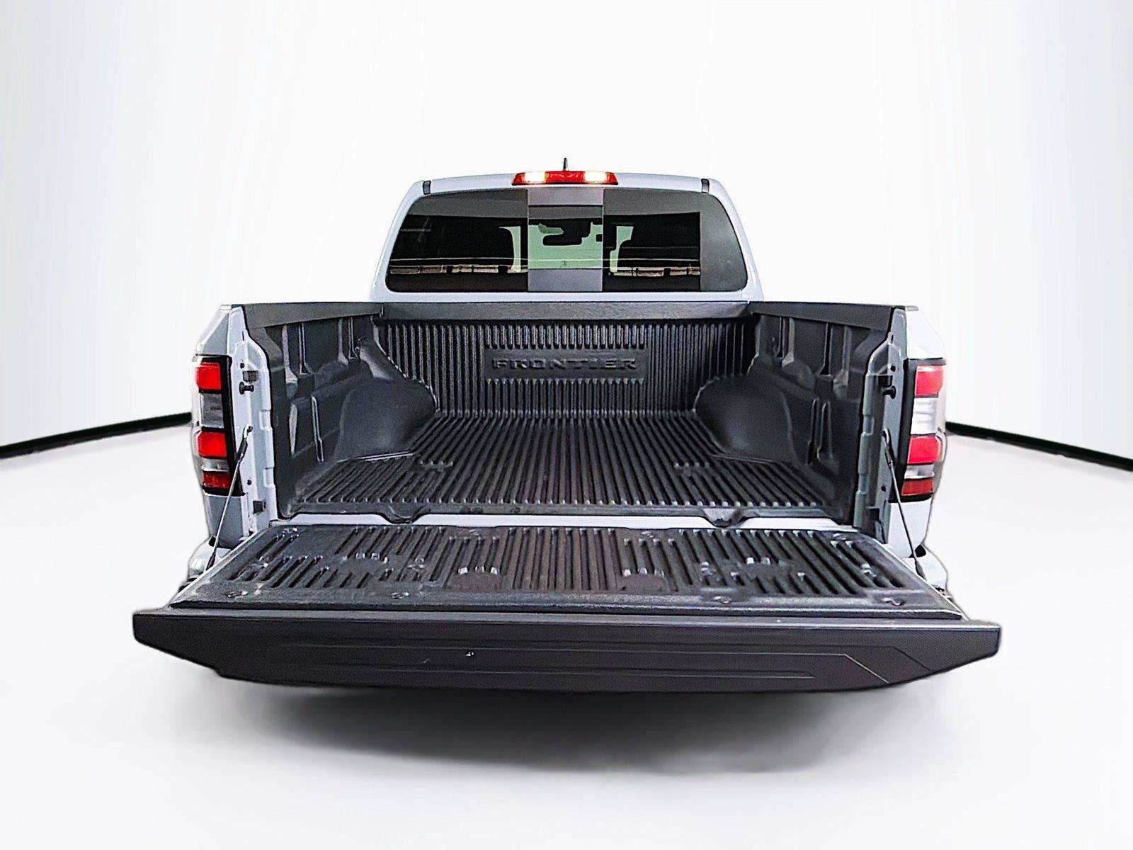 Used 2025 Nissan Frontier PRO-4X w/ Tow Package AWD/4WD image 14