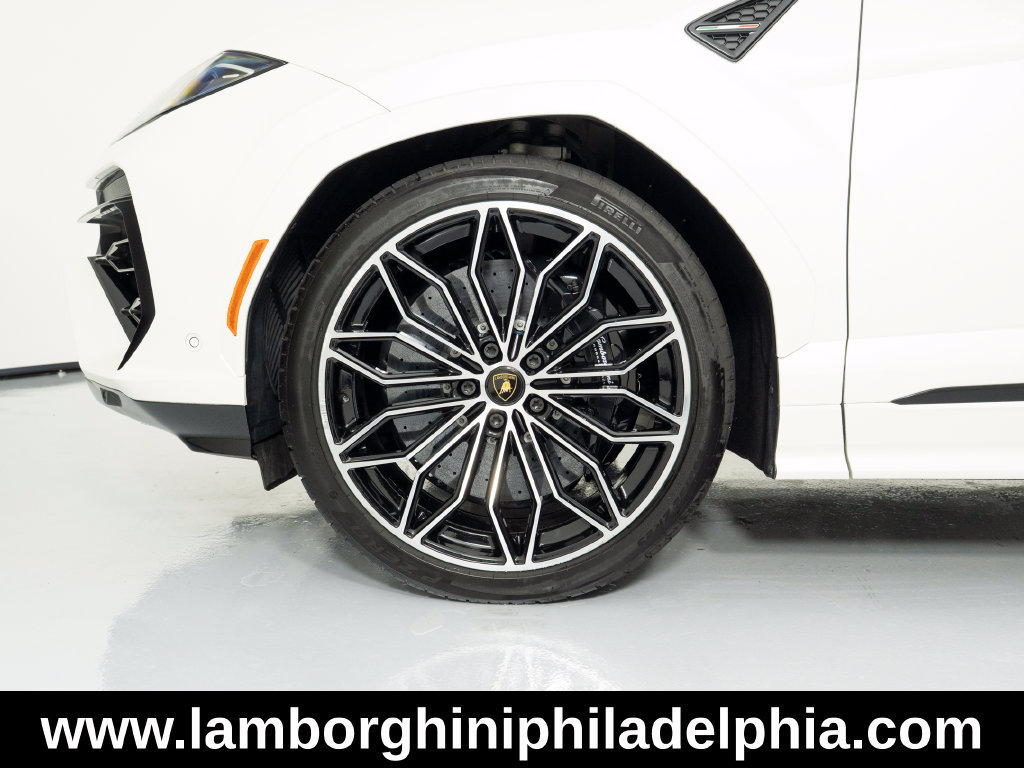 Used 2025 Lamborghini Urus SE AWD/4WD image 9