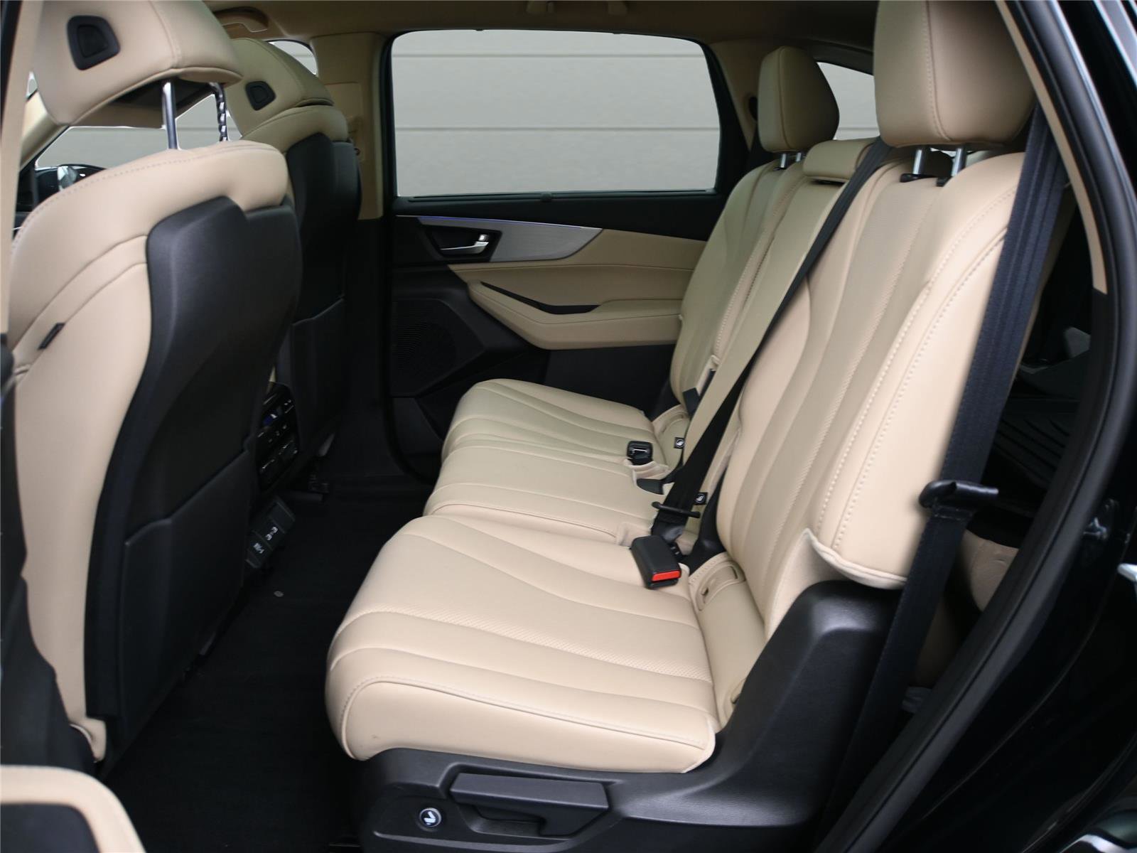 Certified 2023 Acura MDX SH-AWD w/ Technology Package image 12