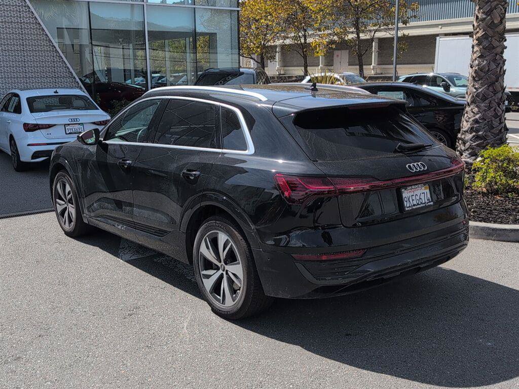 Used 2024 Audi Q8 e-tron Premium Plus w/ Premium Plus Package AWD/4WD image 7