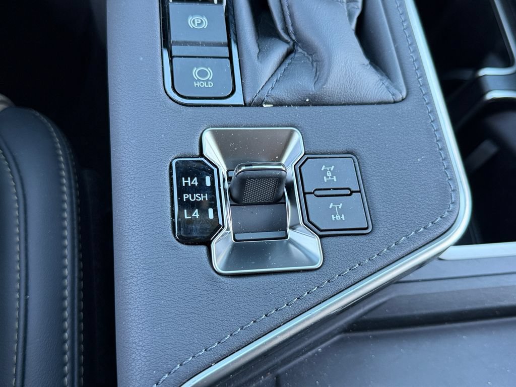 Certified 2026 Lexus GX 550 AWD/4WD image 33