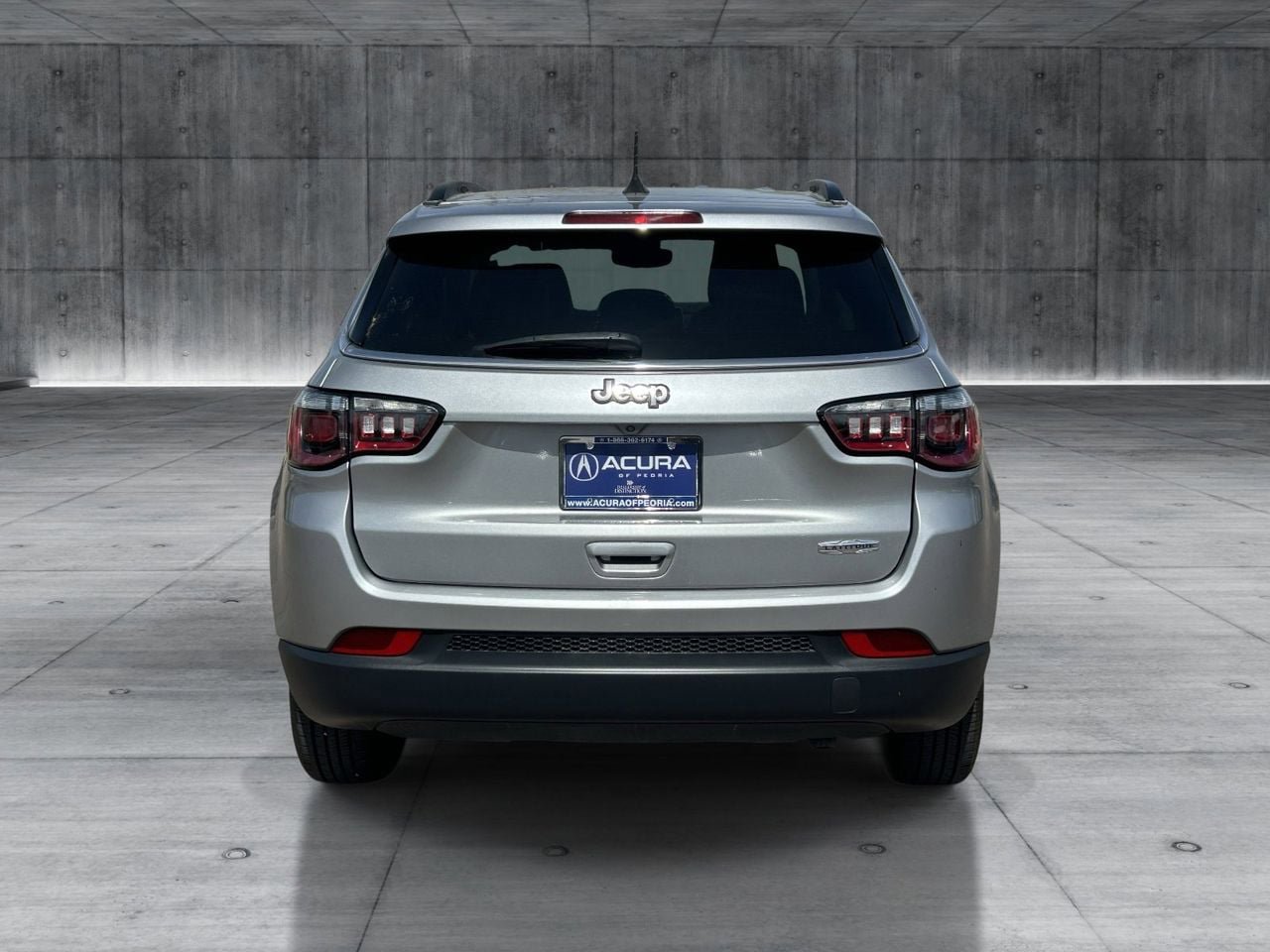 Used 2022 Jeep Compass Latitude FWD image 4