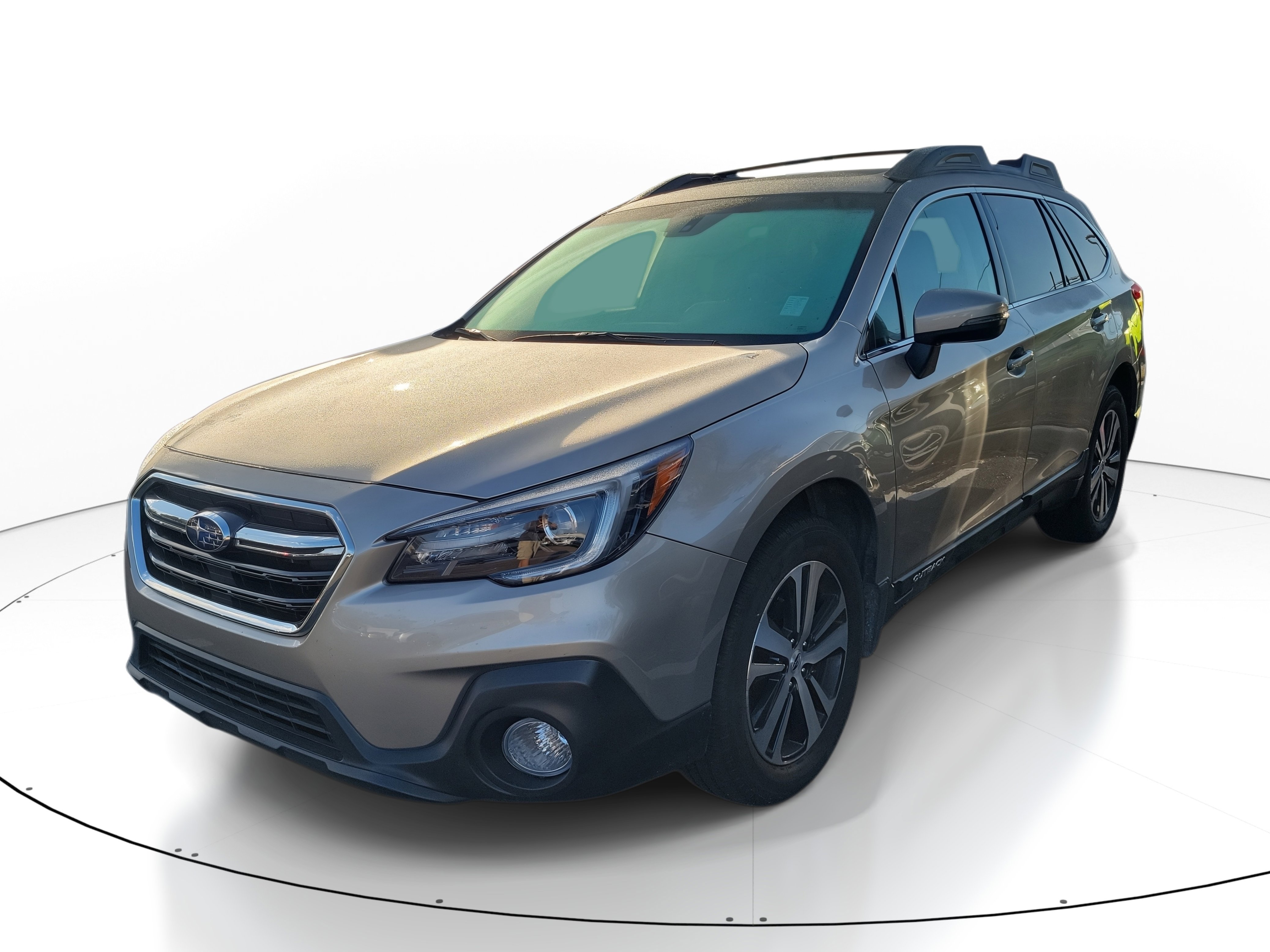 Used 2018 Subaru Outback 2.5i Limited image 3