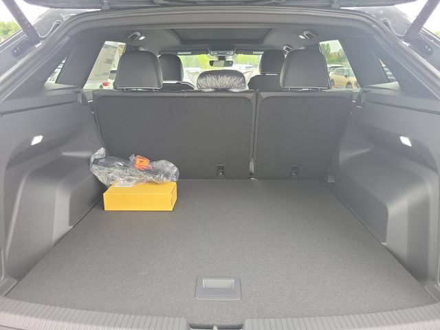 New 2026 Volkswagen Atlas Cross Sport SEL Premium R-Line AWD/4WD image 8