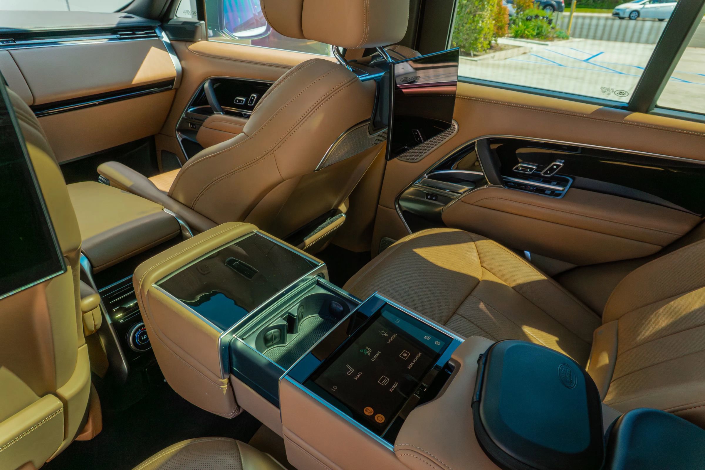 Used 2023 Land Rover Range Rover Autobiography image 16