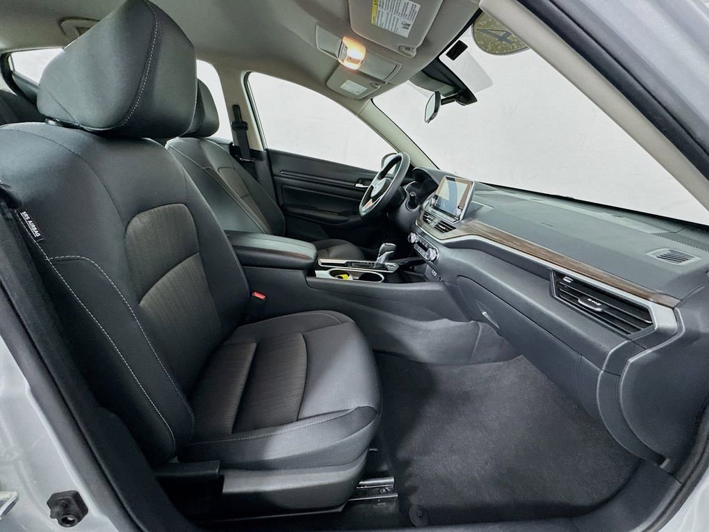 Used 2024 Nissan Altima 2.5 SV image 30