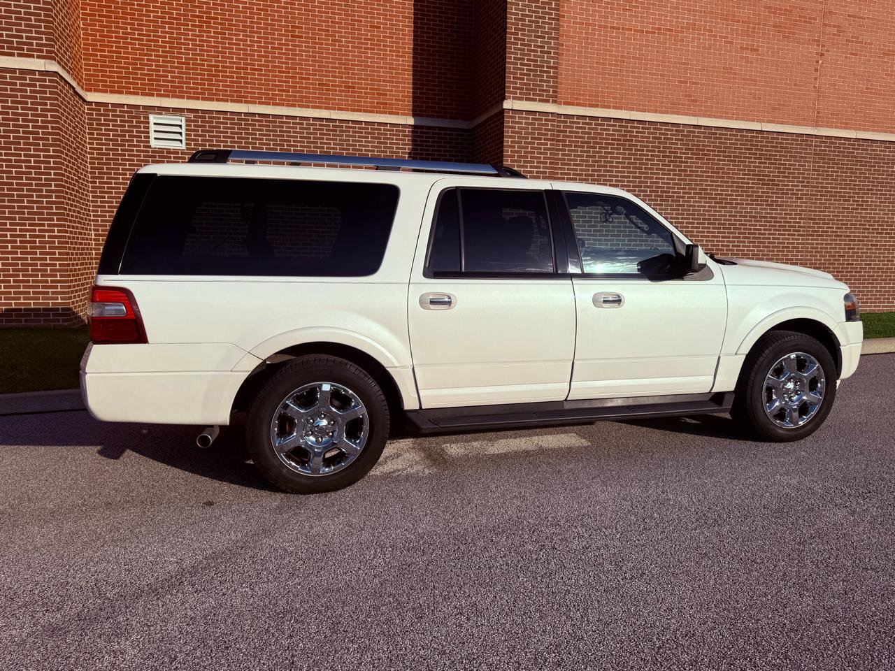 Used 2014 Ford Expedition EL Limited w/ Equipment Group 301A image 17