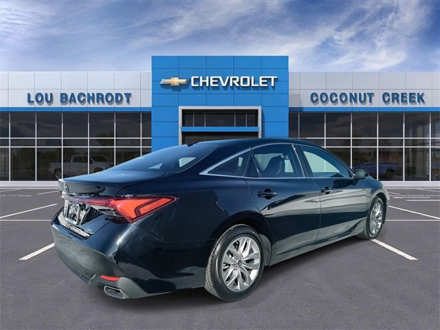 Used 2022 Toyota Avalon XLE w/ Moonroof Package image 8