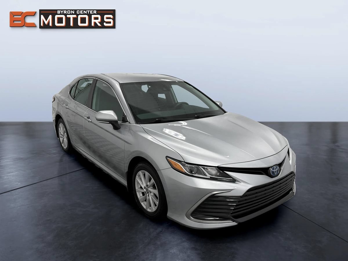 Used 2022 Toyota Camry LE FWD image 7