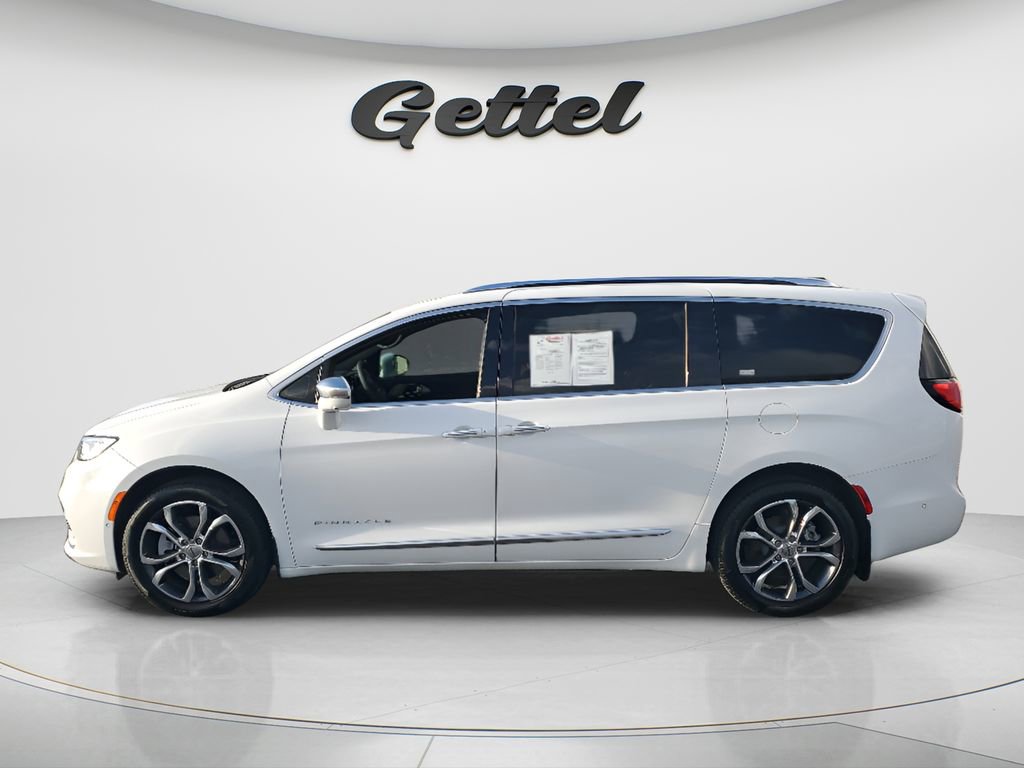 Used 2024 Chrysler Pacifica Pinnacle w/ Trailer Tow Group image 8
