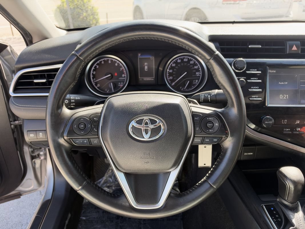 Used 2018 Toyota Camry SE w/ Moonroof Package FWD image 16