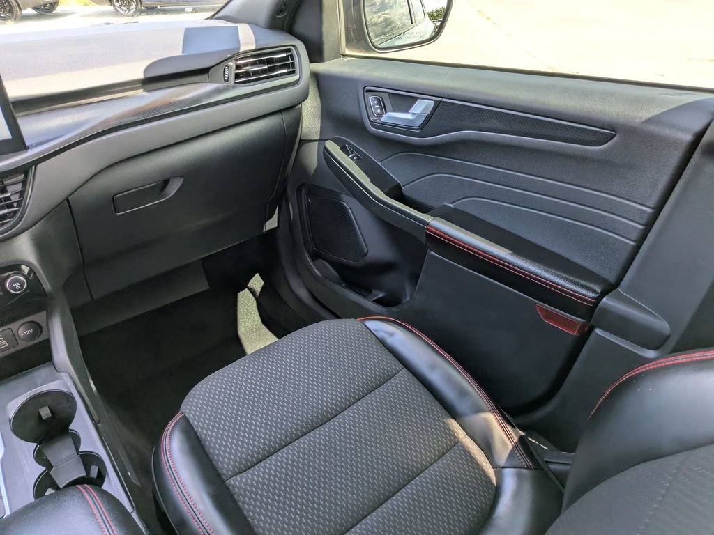 Used 2024 Ford Escape ST-Line w/ Tech Pack #1 FWD image 19