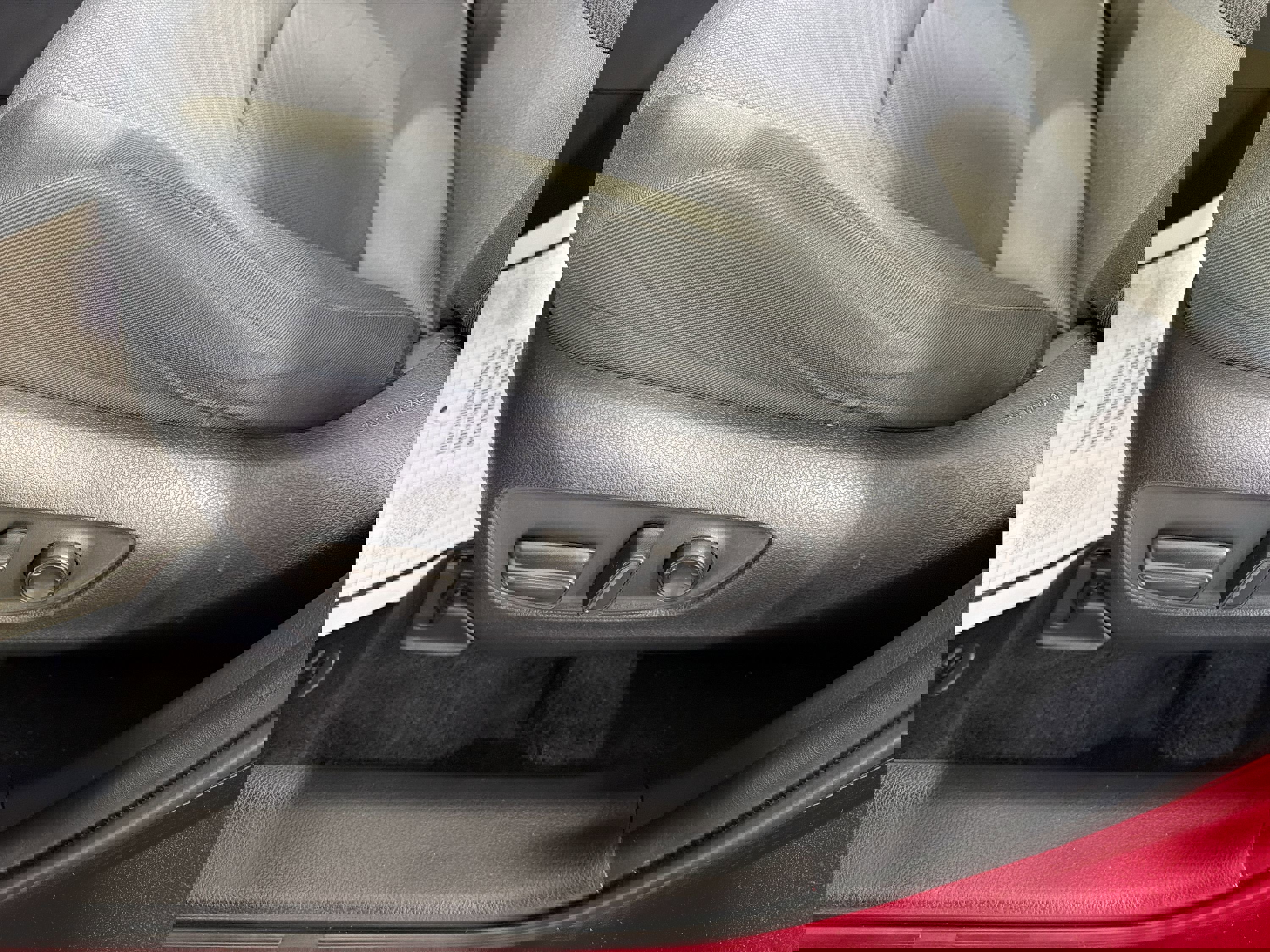 Used 2021 Toyota RAV4 XLE image 11