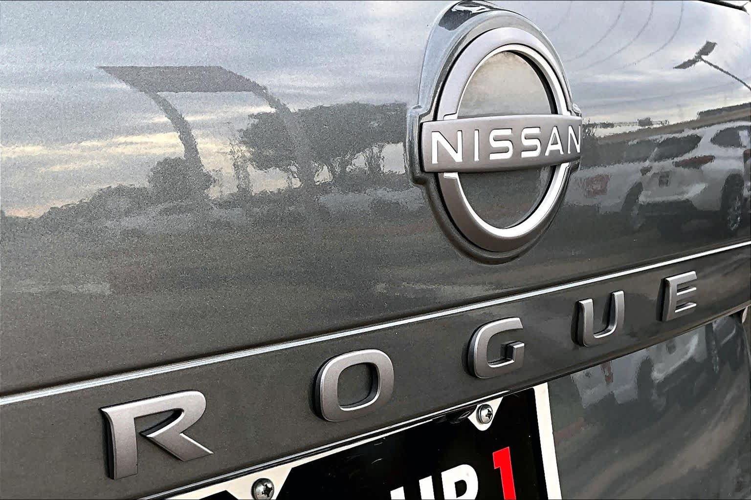 Certified 2026 Nissan Rogue SV FWD image 31
