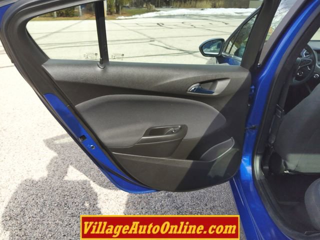 Used 2018 Chevrolet Cruze LT w/ Convenience Package image 31