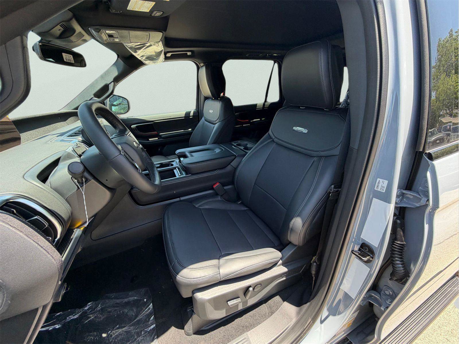 New 2026 Ford Expedition Max Platinum w/ Stealth Appearance Package AWD/4WD image 7