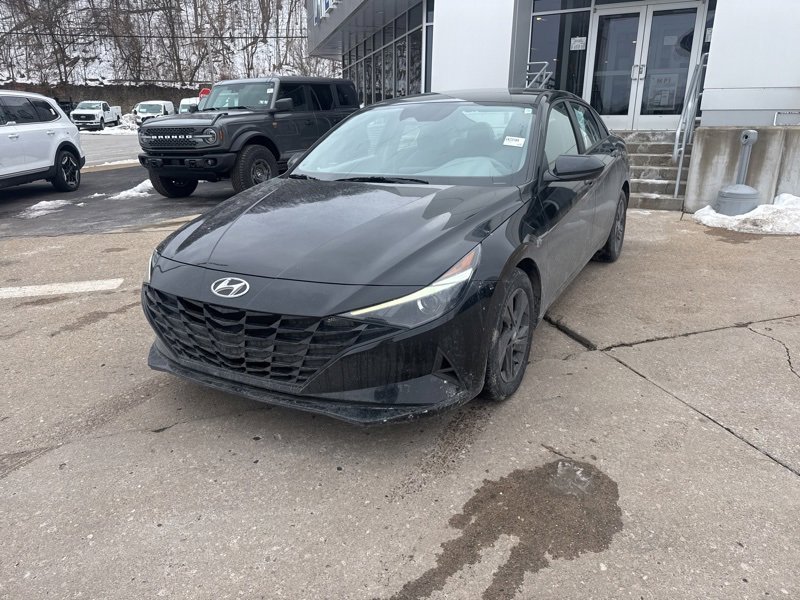 Used 2023 Hyundai Elantra SEL image 3