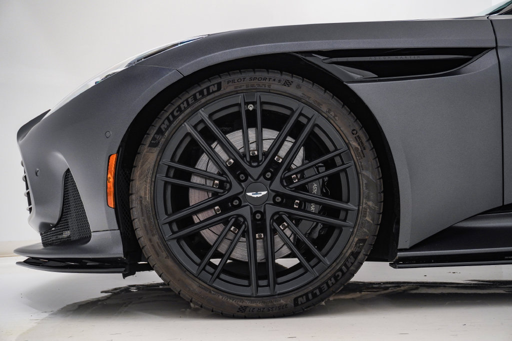 Used 2024 Aston Martin DB12 Coupe RWD image 15