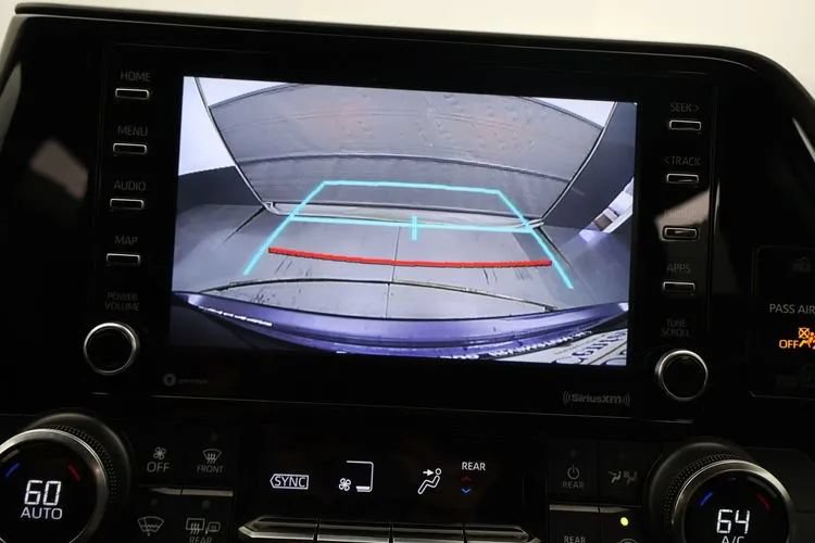Used 2022 Toyota Highlander L AWD/4WD image 35