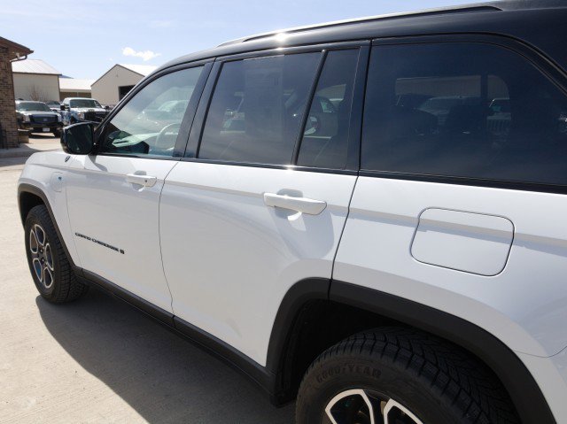 Used 2022 Jeep Grand Cherokee Trailhawk image 8
