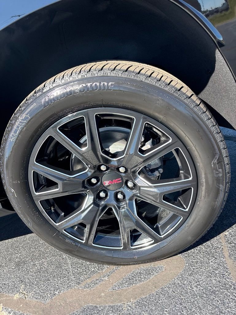 New 2026 GMC Yukon XL Denali w/ Sun & Power Step Package AWD/4WD image 9